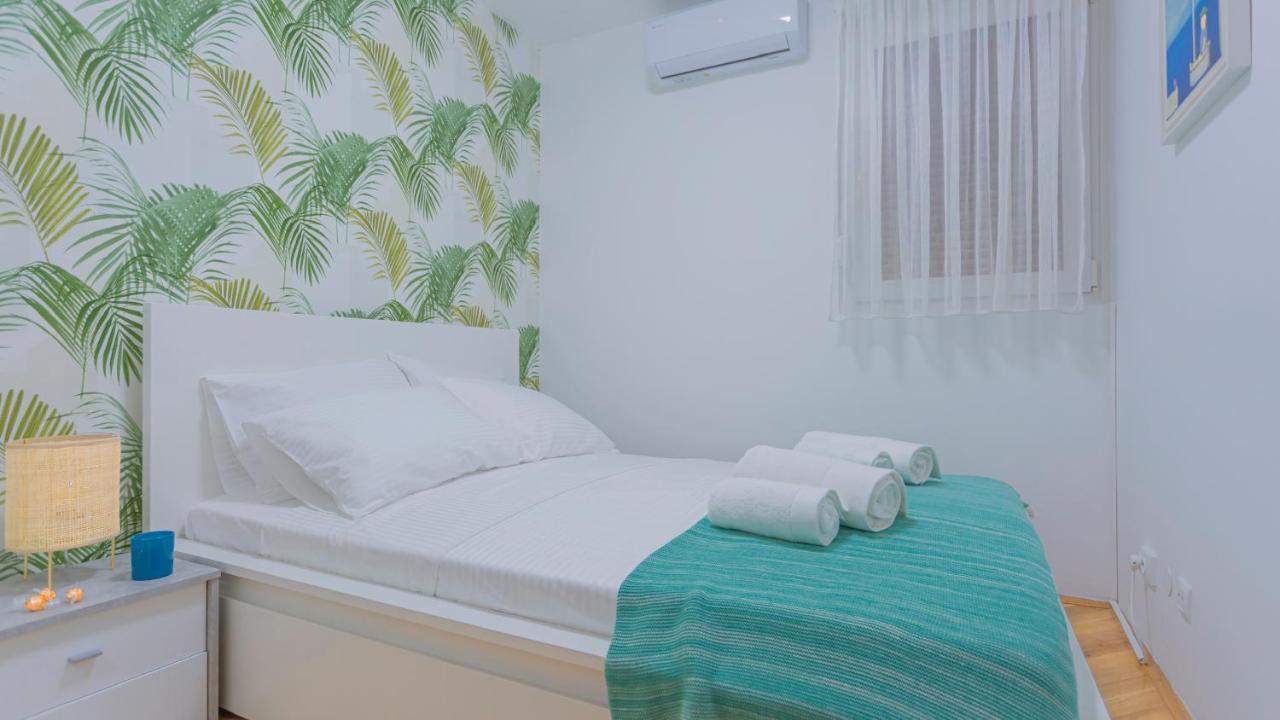 New Delux Green Garden Apartment With Hotube **** Split Zewnętrze zdjęcie