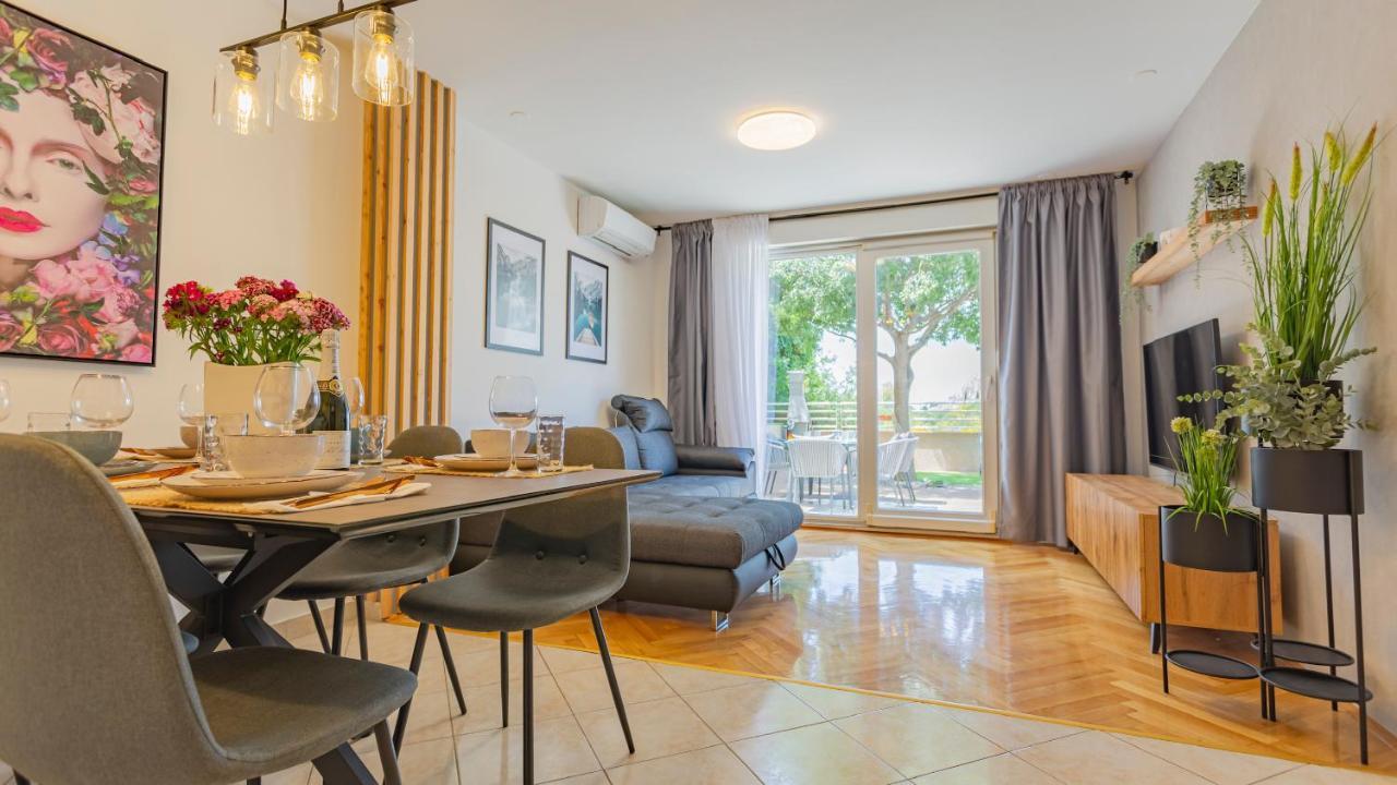 New Delux Green Garden Apartment With Hotube **** Split Zewnętrze zdjęcie
