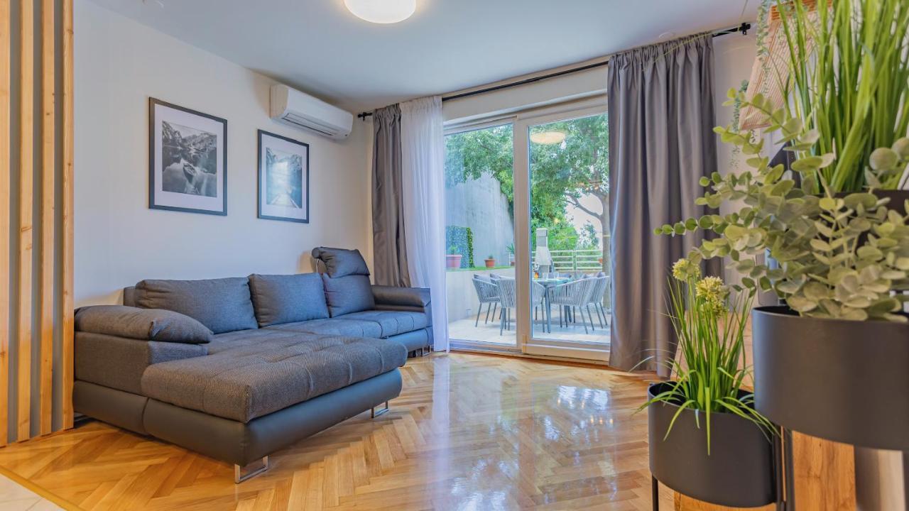 New Delux Green Garden Apartment With Hotube **** Split Zewnętrze zdjęcie