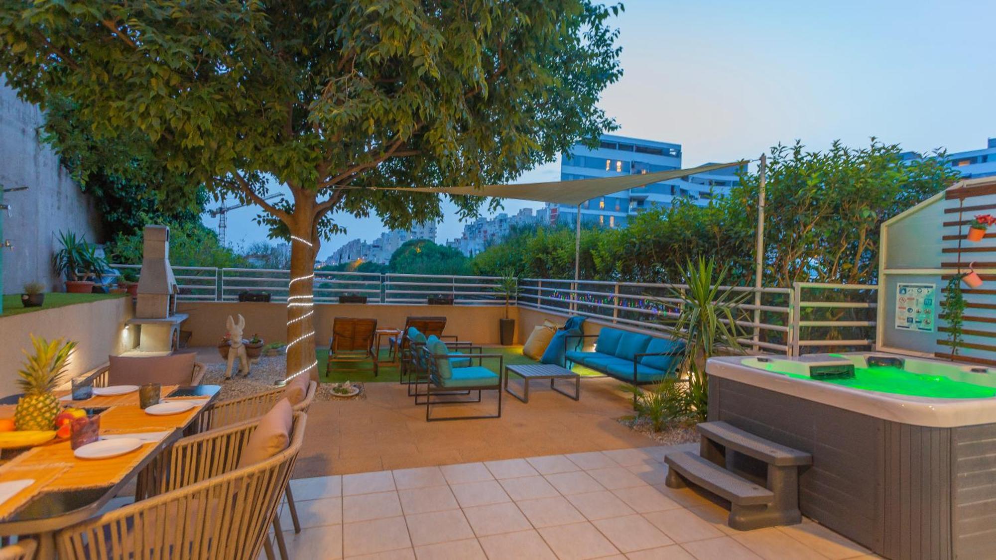 New Delux Green Garden Apartment With Hotube **** Split Zewnętrze zdjęcie
