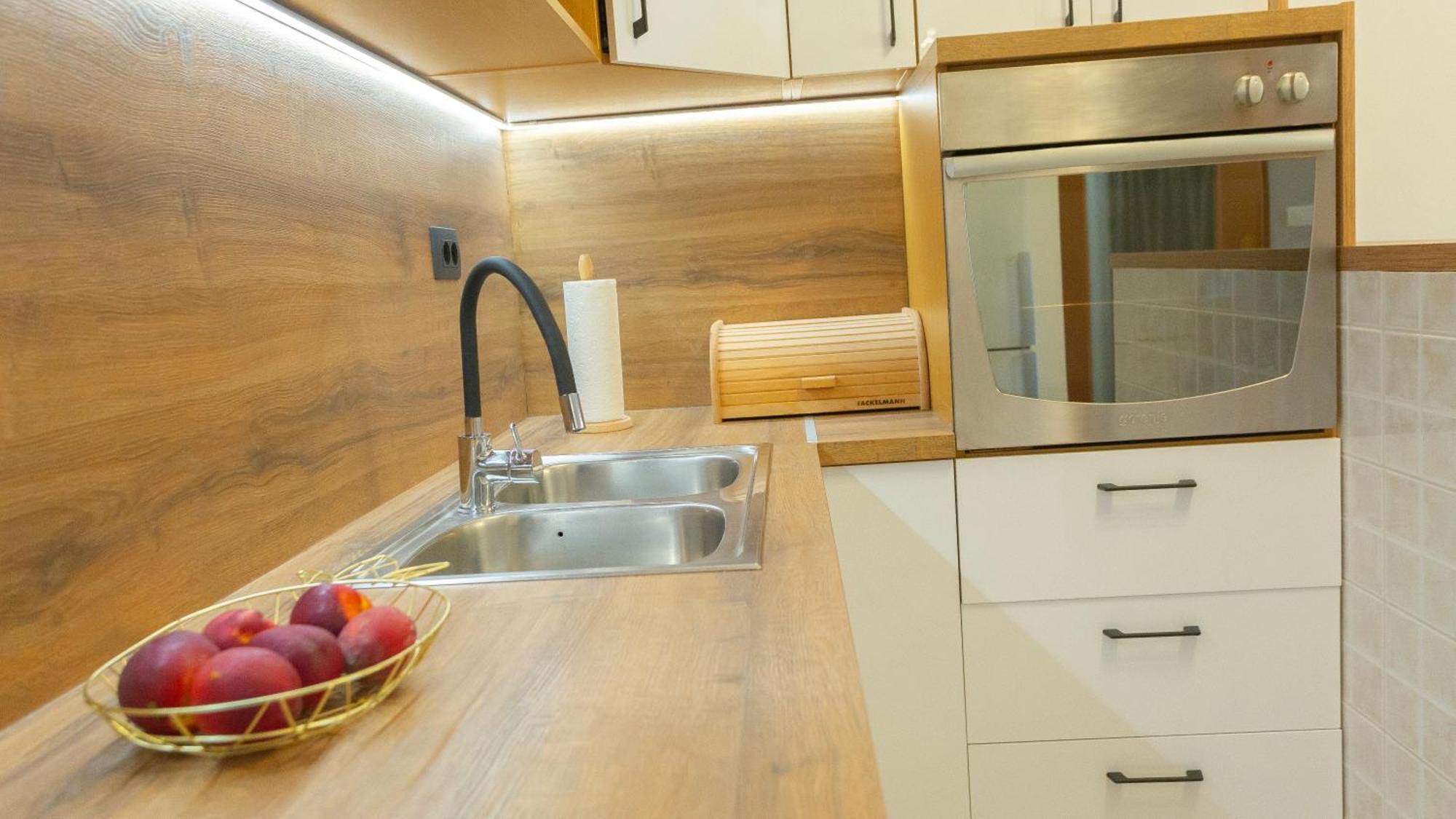 New Delux Green Garden Apartment With Hotube **** Split Zewnętrze zdjęcie