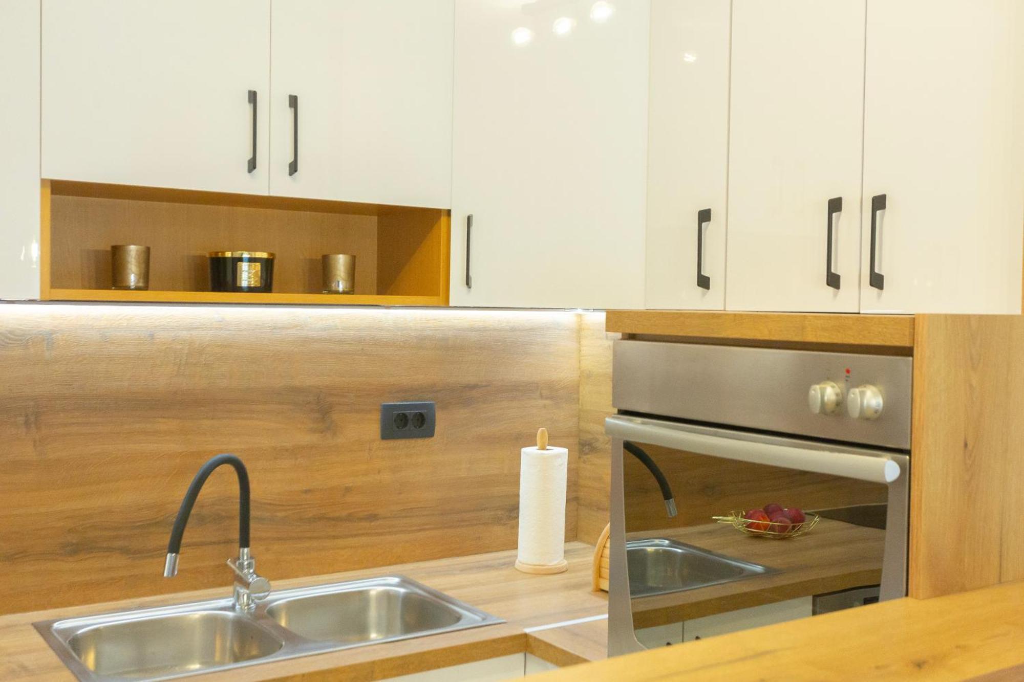 New Delux Green Garden Apartment With Hotube **** Split Zewnętrze zdjęcie