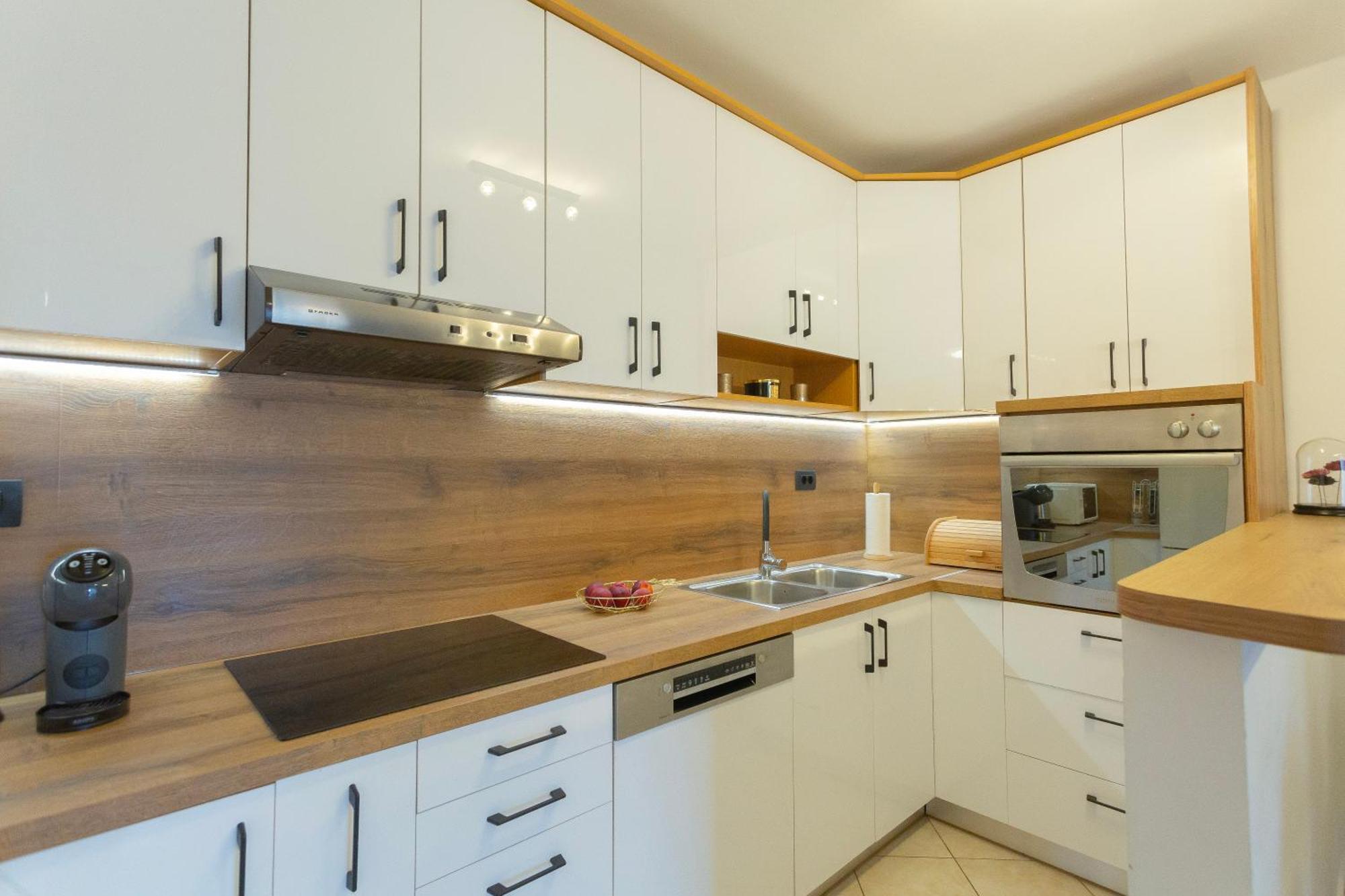 New Delux Green Garden Apartment With Hotube **** Split Zewnętrze zdjęcie